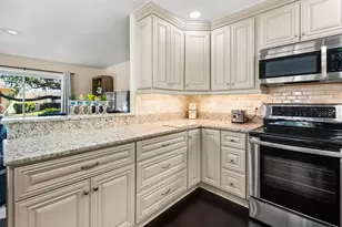401 Dorchester Pl, Sun City Center, FL 33573 - Photo 16