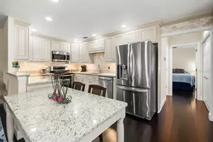 401 Dorchester Pl, Sun City Center, FL 33573 - Photo 12