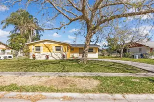 1003 65th Ave W, Bradenton, FL 34207 - Photo 1