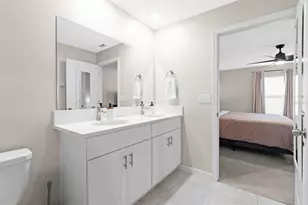 7166 Samuel Ivy Dr, Tampa, FL 33619 - Photo 34