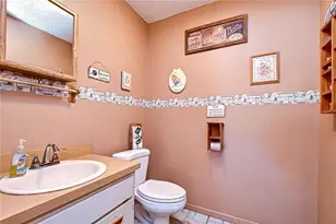 36304 Santeelah Dr, Zephyrhills, FL 33541 - Photo 34