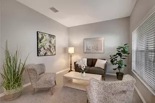 10653 Pictorial Park Dr, Tampa, FL 33647 - Photo 4