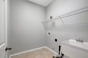 10653 Pictorial Park Dr, Tampa, FL 33647 - Photo 24