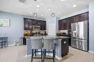 11204 Coventry Grove Cir, Lithia, FL 33547 - Photo 8