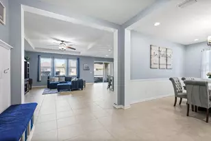 11204 Coventry Grove Cir, Lithia, FL 33547 - Photo 4