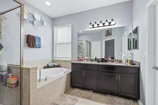 11204 Coventry Grove Cir, Lithia, FL 33547 - Photo 14