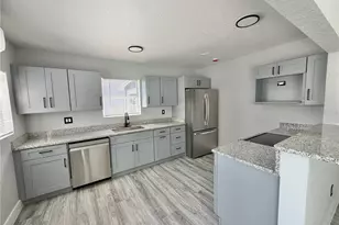 2728 1st Ave S, Saint Petersburg, FL 33712 - Photo 2