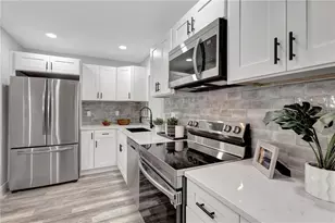 6660 17th Ln N, Saint Petersburg, FL 33702 - Photo 10