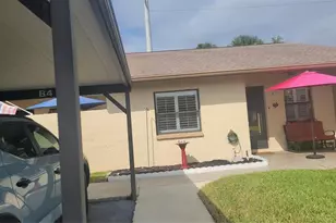 38225 Boxwood Dr, Zephyrhills, FL 33542 - Photo 1