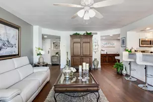 660 Island Way, Clearwater Beach, FL 33767 - Photo 8