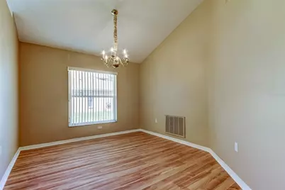 10002 Oasis Palm Drive, Tampa, FL 33615 - Photo 12