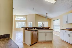 10002 Oasis Palm Dr, Tampa, FL 33615 - Photo 12