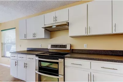 10002 Oasis Palm Drive, Tampa, FL 33615 - Photo 18