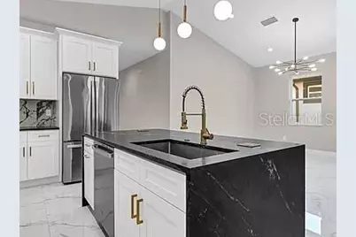 2835 60th Avenue N, Saint Petersburg, FL 33714 - Photo 6