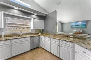 9112 Calle Alta, New Port Richey, FL 34655 - Photo 14