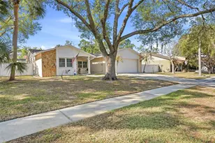 605 Oakmoss Dr, Brandon, FL 33511 - Photo 2