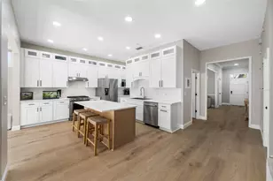 2808 Southpointe Ln, Tampa, FL 33611 - Photo 12