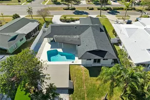 475 Island Way, Clearwater Beach, FL 33767 - Photo 36