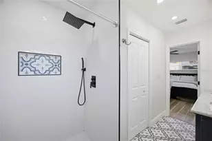 102 W Anglewood Dr, Brandon, FL 33511 - Photo 18