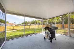 102 W Anglewood Dr, Brandon, FL 33511 - Photo 24