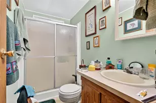 10510 Bay Hills Cir, Thonotosassa, FL 33592 - Photo 12