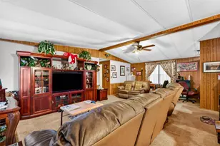 10510 Bay Hills Cir, Thonotosassa, FL 33592 - Photo 6