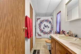 10510 Bay Hills Cir, Thonotosassa, FL 33592 - Photo 10