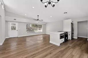 1321 Murray Ave, Clearwater, FL 33755 - Photo 4