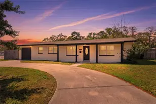 7700 15th Way N, Saint Petersburg, FL 33702 - Photo 2