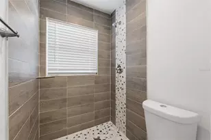 7700 15th Way N, Saint Petersburg, FL 33702 - Photo 28