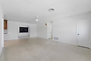 7700 15th Way N, Saint Petersburg, FL 33702 - Photo 10