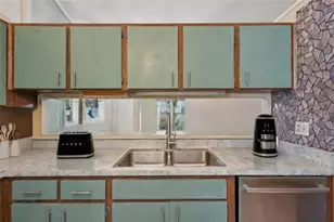 7418 Riverbank Dr, New Port Richey, FL 34655 - Photo 10