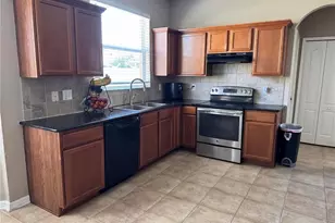 435 Stone Briar Dr, Ruskin, FL 33570 - Photo 6