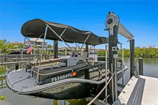 916 Seagrape Dr, Ruskin, FL 33570 - Photo 52