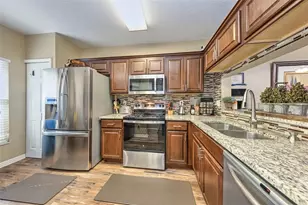 30243 Lacledes Ln, Wesley Chapel, FL 33543 - Photo 2