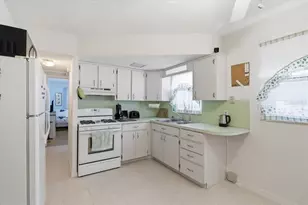 7787 39th Terrace N, Saint Petersburg, FL 33709 - Photo 10