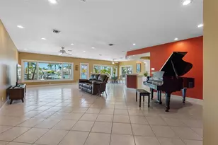 11260 5th St E, Treasure Island, FL 33706 - Photo 16