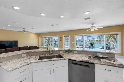 11260 5th Street E, Treasure Island, FL 33706 - Photo 24