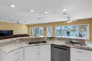 11260 5th St E, Treasure Island, FL 33706 - Photo 24