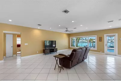 11260 5th Street E, Treasure Island, FL 33706 - Photo 32