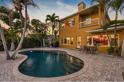 11260 5th Street E, Treasure Island, FL 33706 - Photo 2