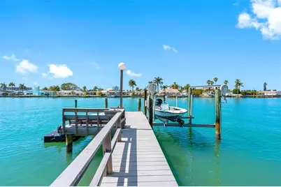 11260 5th Street E, Treasure Island, FL 33706 - Photo 10