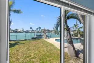 11260 5th St E, Treasure Island, FL 33706 - Photo 20