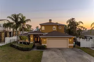 11260 5th St E, Treasure Island, FL 33706 - Photo 2