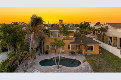 11260 5th Street E, Treasure Island, FL 33706 - Photo 8