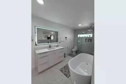 13216 Forest Hills Drive, Tampa, FL 33612 - Photo 10