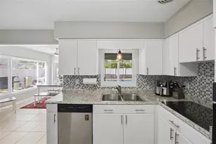 5275 32nd Ave N, Saint Petersburg, FL 33710 - Photo 16