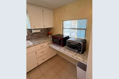 37 Pindo Palm Street E, Largo, FL 33770 - Photo 8