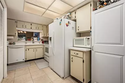 2070 Lakeview Drive #204, Clearwater, FL 33763 - Photo 8