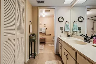 2070 Lakeview Dr, Clearwater, FL 33763 - Photo 18